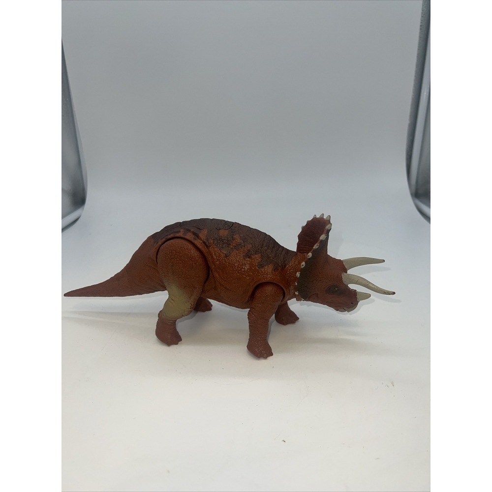Jurassic World Triceratops Dinosaur Figure Mattel 2017‎ Roarivores